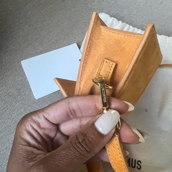 JACQUEMUS
Orange La Montagne 'Le Chiquito' Clutch - Picture 6 of 11